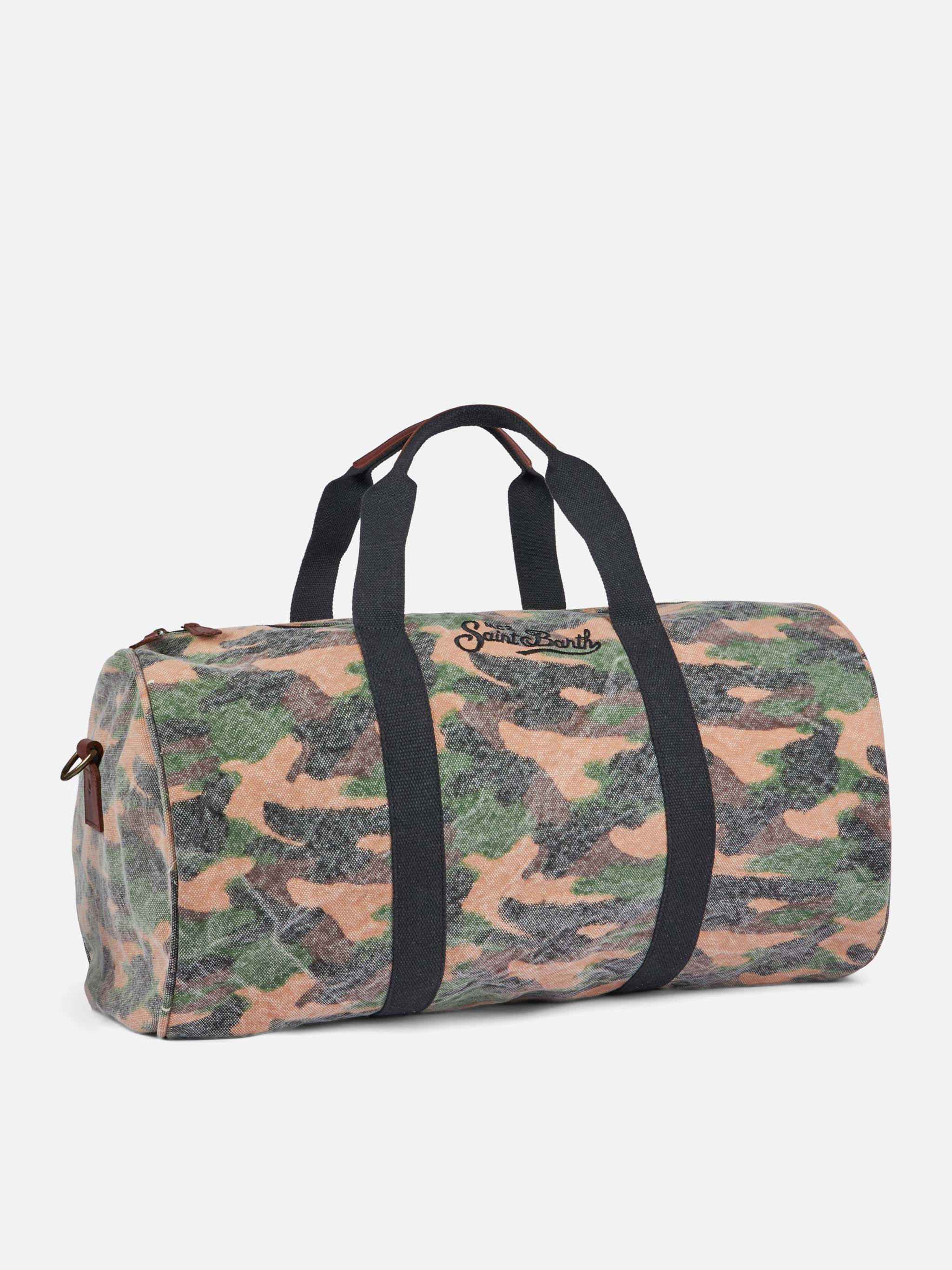 Travel duffel bag with camouflage print - Image 3
